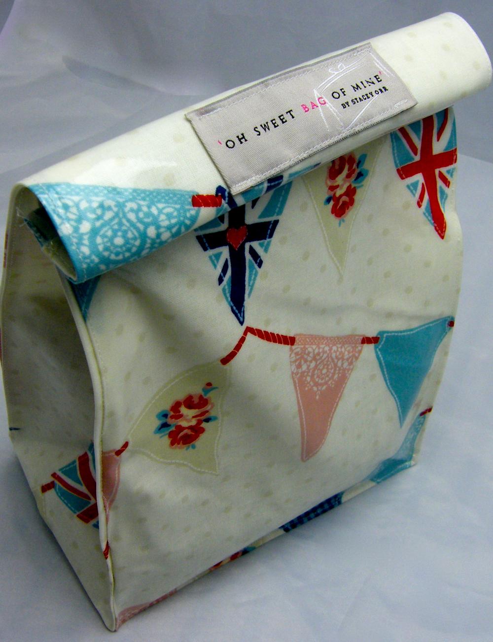 Oilcloth Lunch Bag - Bunting 